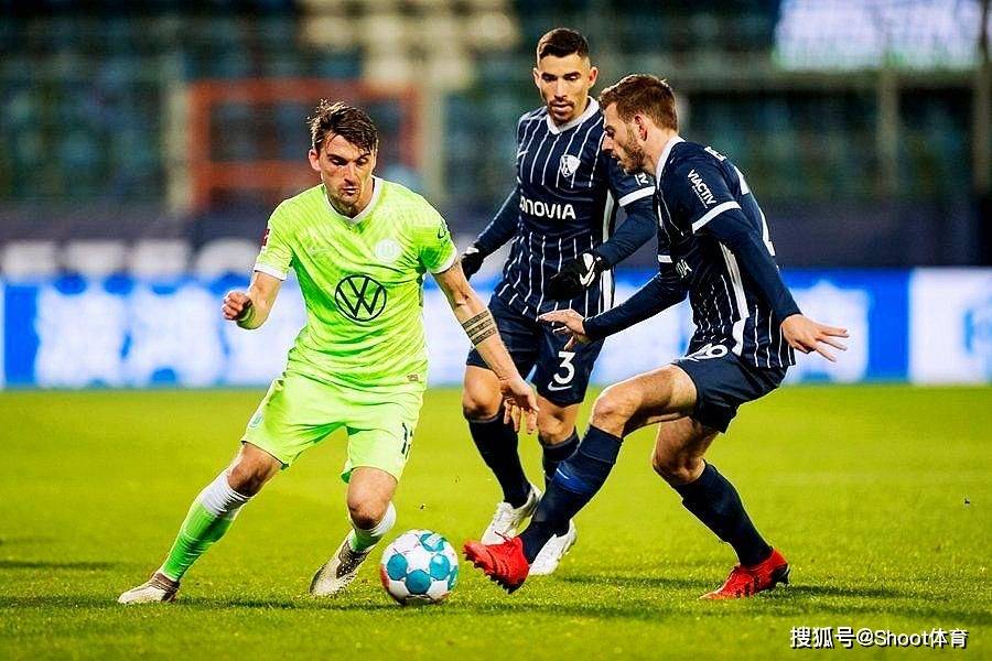 爱游戏在线-柏林赫塔防线岌岌可危，遭遇连续失球