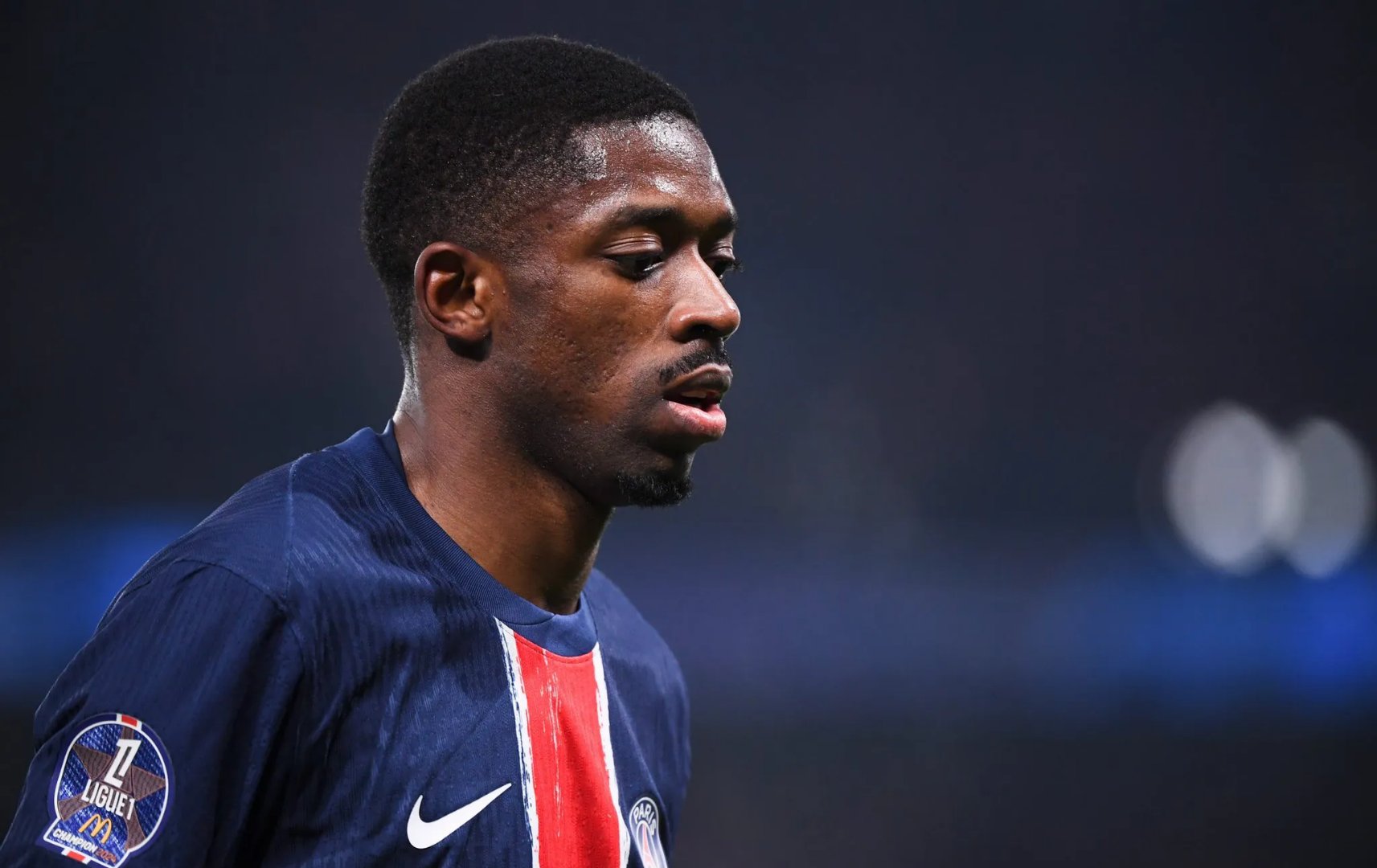 爱游戏在线-巴黎圣日耳曼中锋连续轮进球，状态火爆