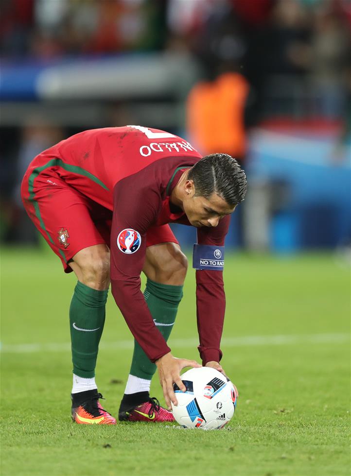 葡萄牙队逆转奥地利队，奥恰洛夫点燃赛场