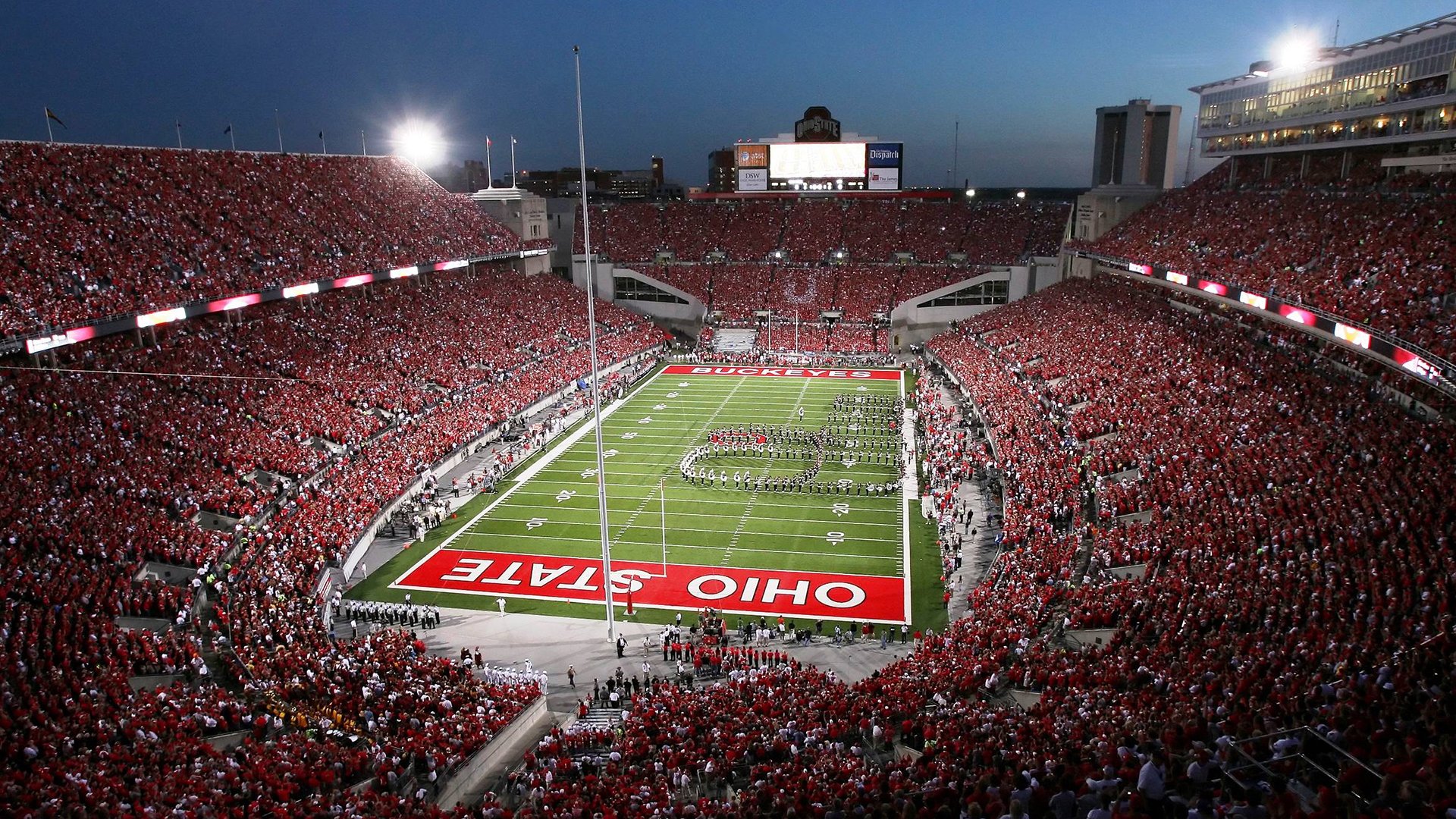 从马里到莱万，足球世界里的翻盘艺术与巨星时刻